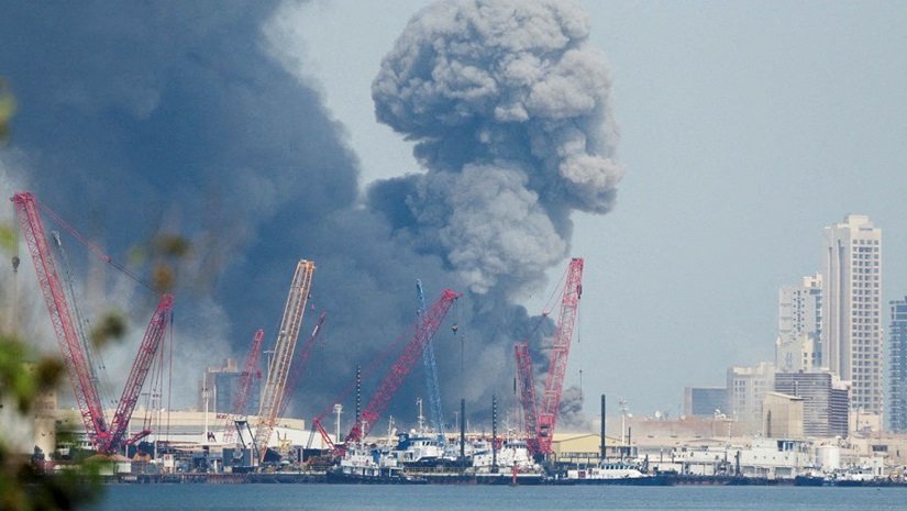      इरानद्वारा युएईको विशाल तेलभण्डार केन्द्रमा आक्रमण   