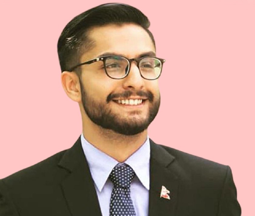     शिक्षाको सुधारका लागि मन्त्रीसमक्ष सुझाव पेस   