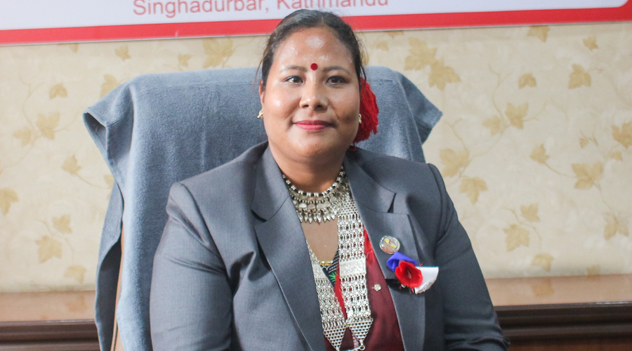 कृषिमन्त्री चौधरीसँग पोल्ट्री व्यवसायीको छलफल   