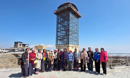      पूर्वाधार थपिँदा पर्यटक आकर्षित   