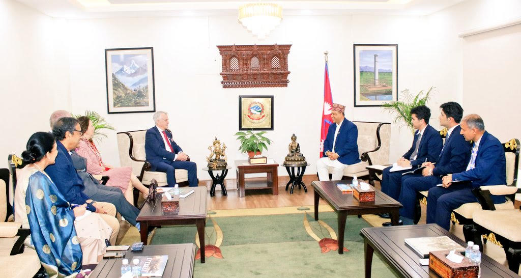     परराष्ट्रमन्त्री खनालसँग अमेरिकी सहायक विदेशमन्त्री कपुरको भेट   