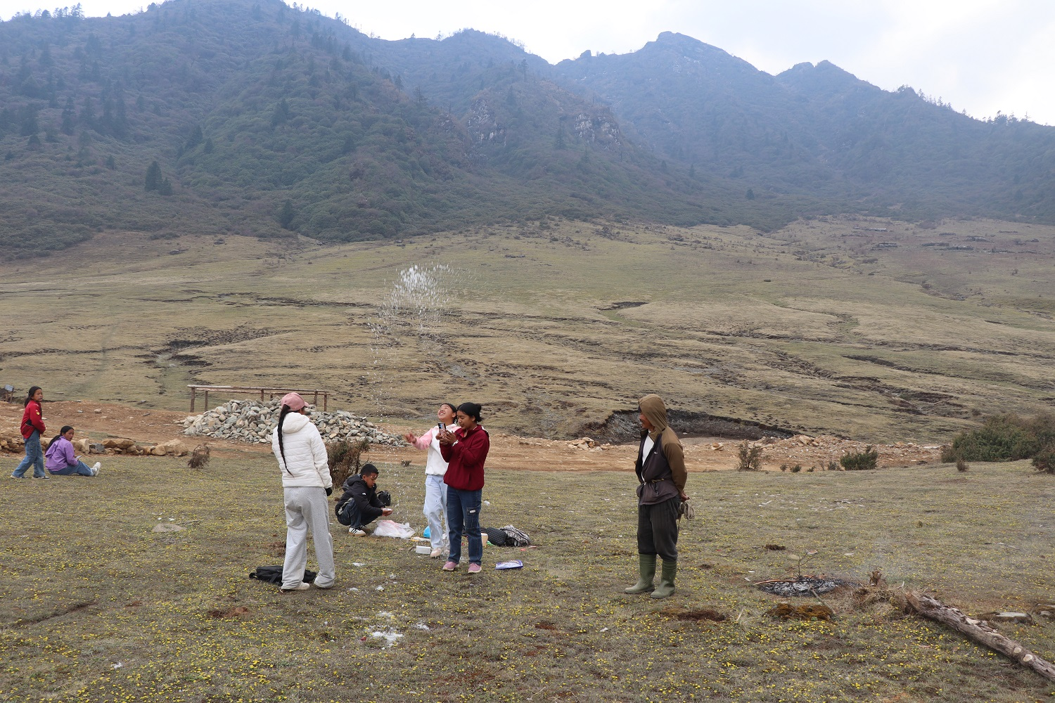     म्याग्दीको जलजलामा आन्तरिक पर्यटकको चहलपहल   