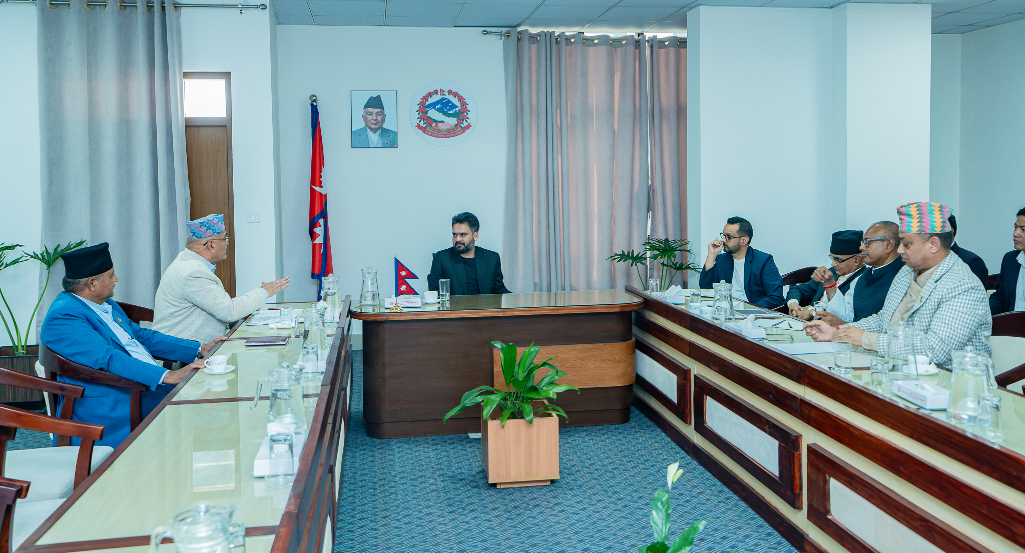     सङ्घीयता कार्यान्वयनका जटिलता सुल्झाउन प्रधानमन्त्री शाहद्वारा मुख्यमन्त्रीहरूसँग छलफल   