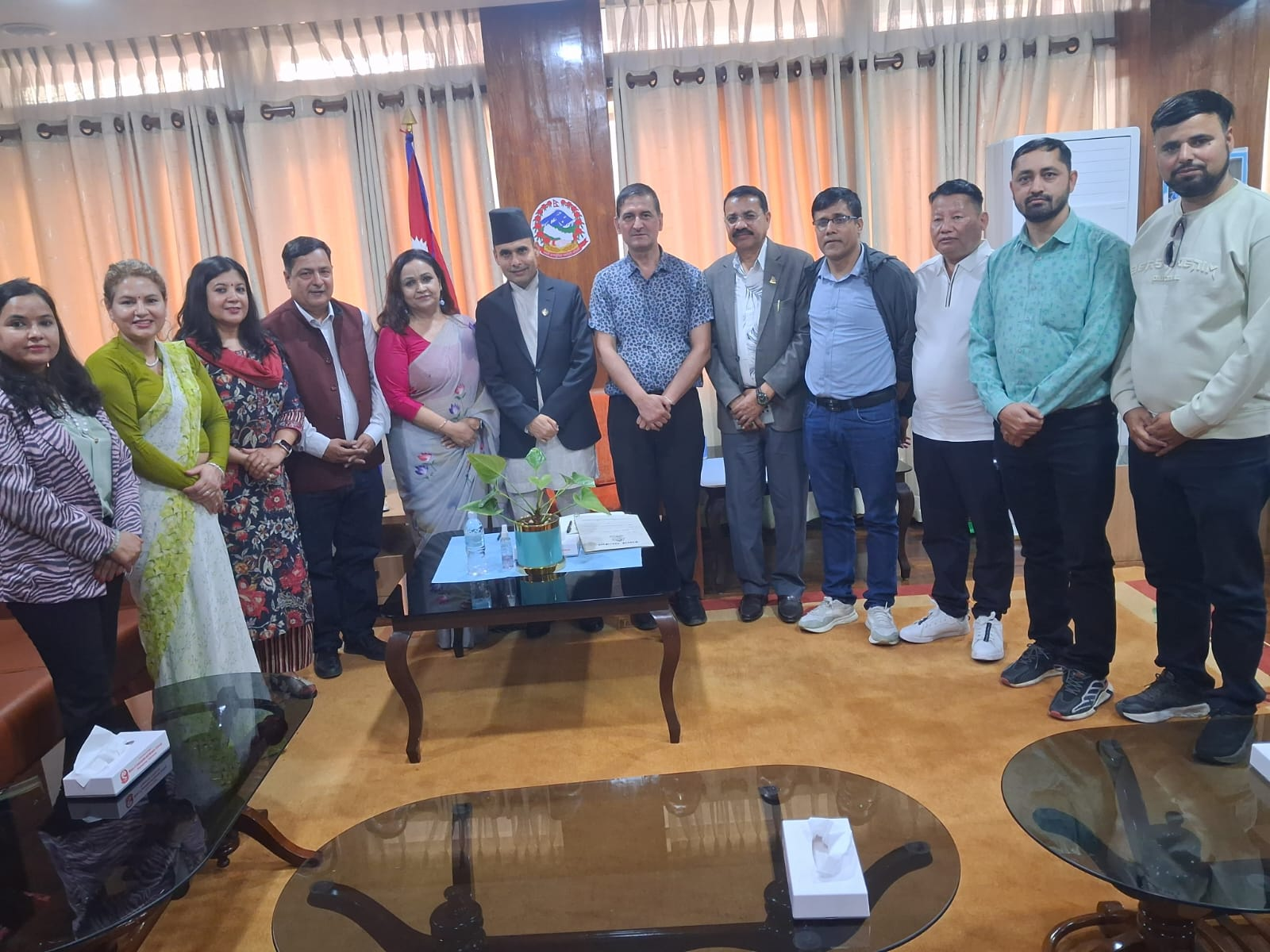     सञ्चारमन्त्री डा तिमिल्सिना र पत्रकार महासङ्घबीच छलफल   