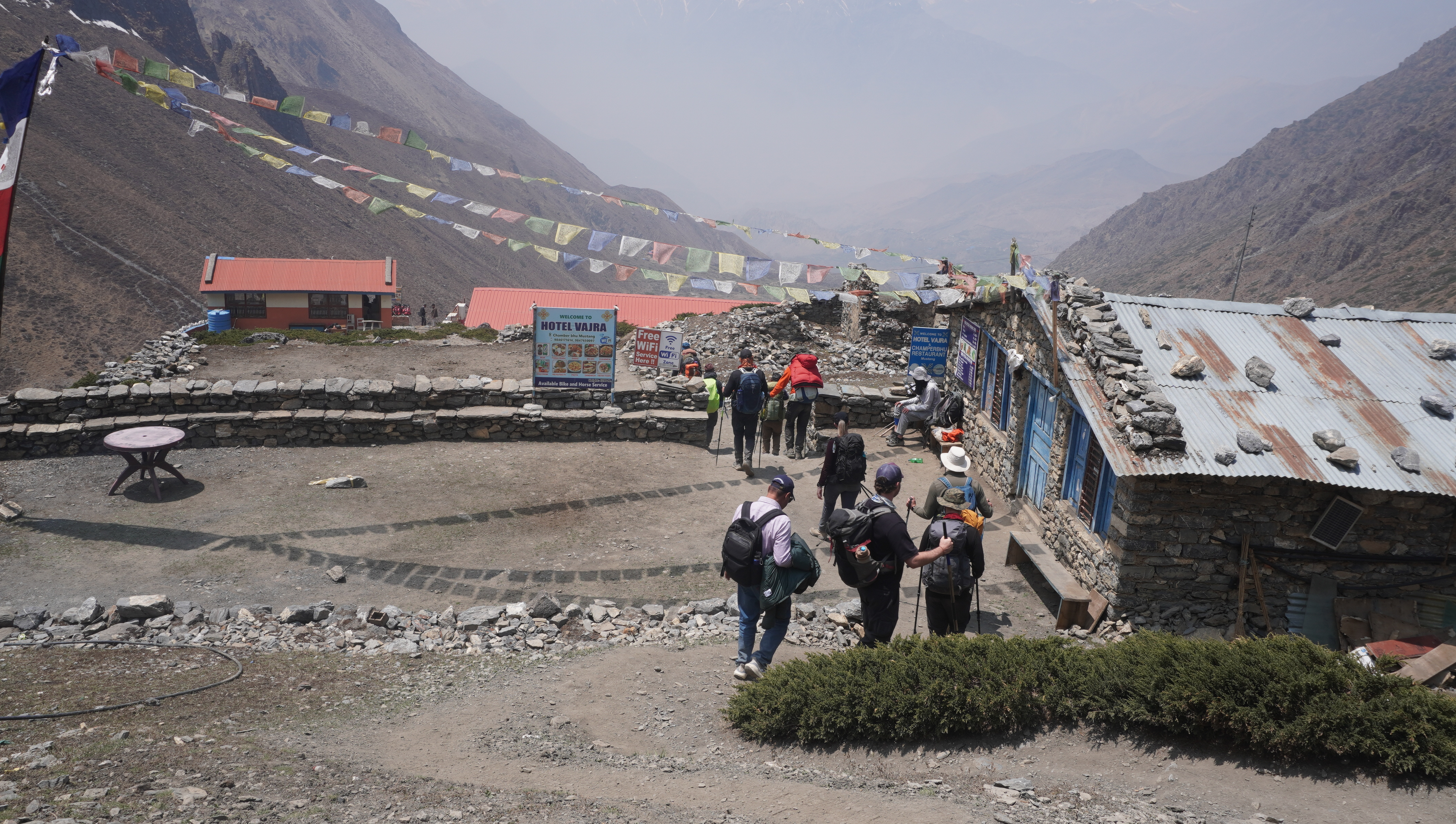     पर्यटकको पर्खाइमा थोरङ फेदी   