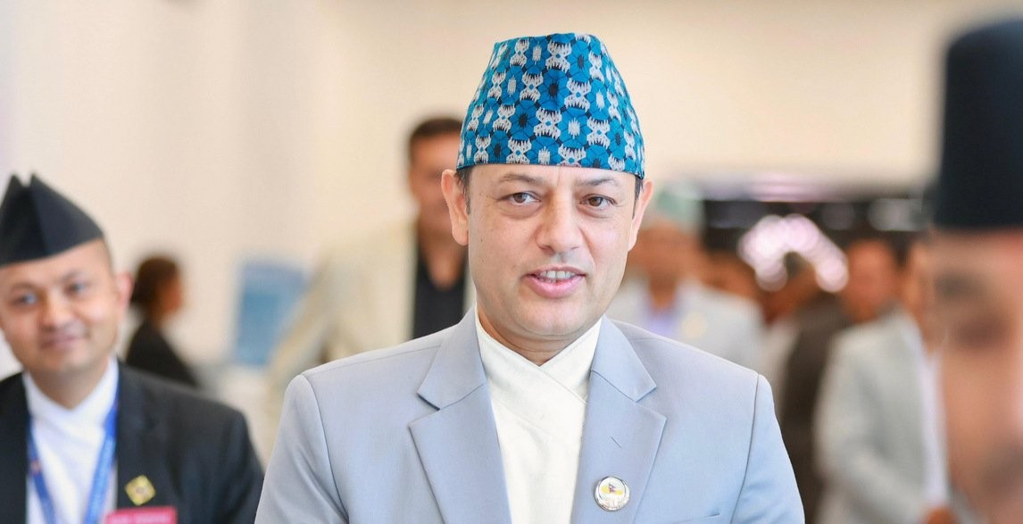 सभामुखको कार्केडलाई ट्राफिक प्रहरीले चिट काट्यो