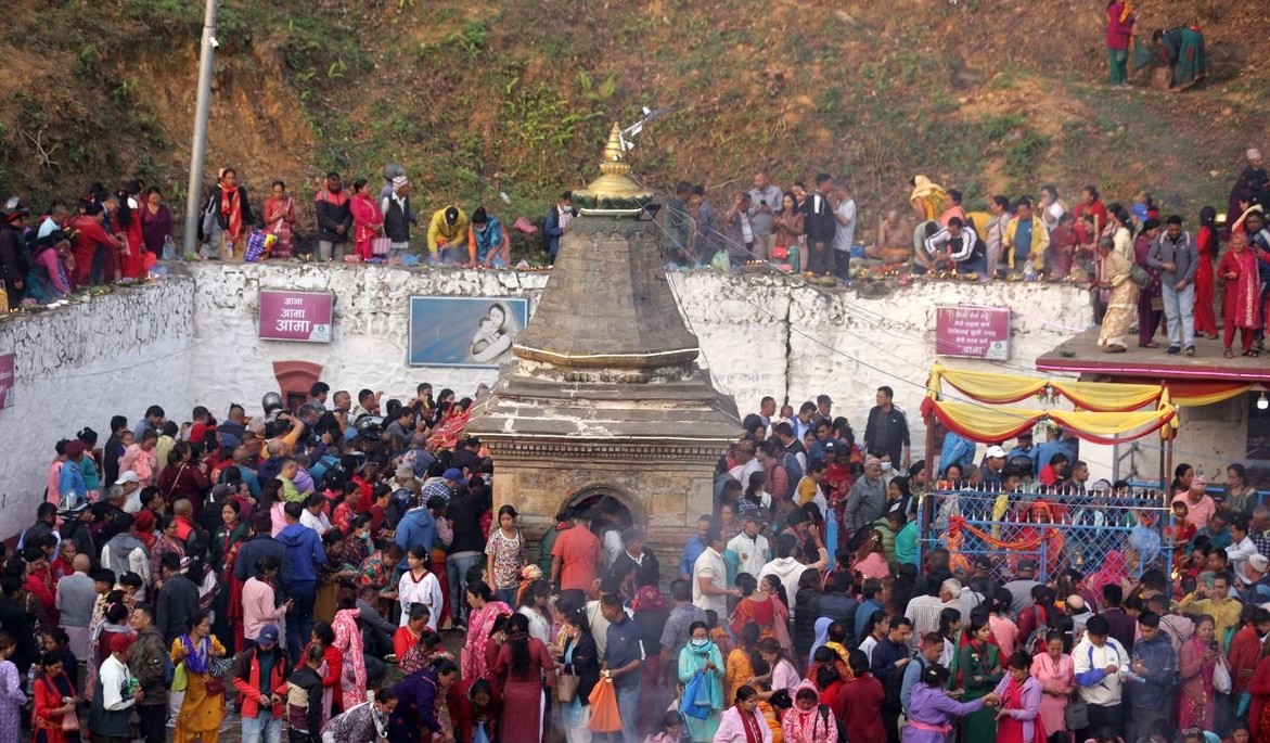   वैशाख कृष्ण औँसीः मातृ सम्मान दिवस अर्थात् आमाको मुख हेर्ने पर्व मनाइँदै      राष्ट्रिय समाचार समिति (रासस)   
