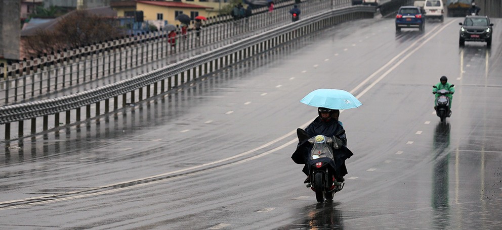     पश्चिमी र स्थानीय वायुको प्रभावः केही स्थानमा वर्षा र हिमपात, तराईमा गर्मी   