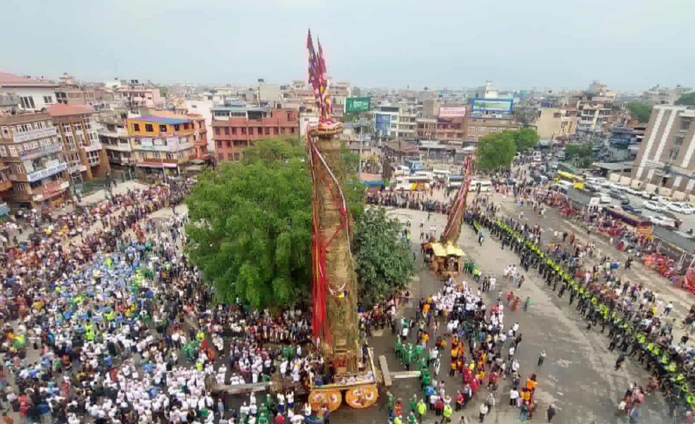 रातो मत्स्येन्द्रनाथको रथ तानेर लगनखेल पुर्‍याइयो