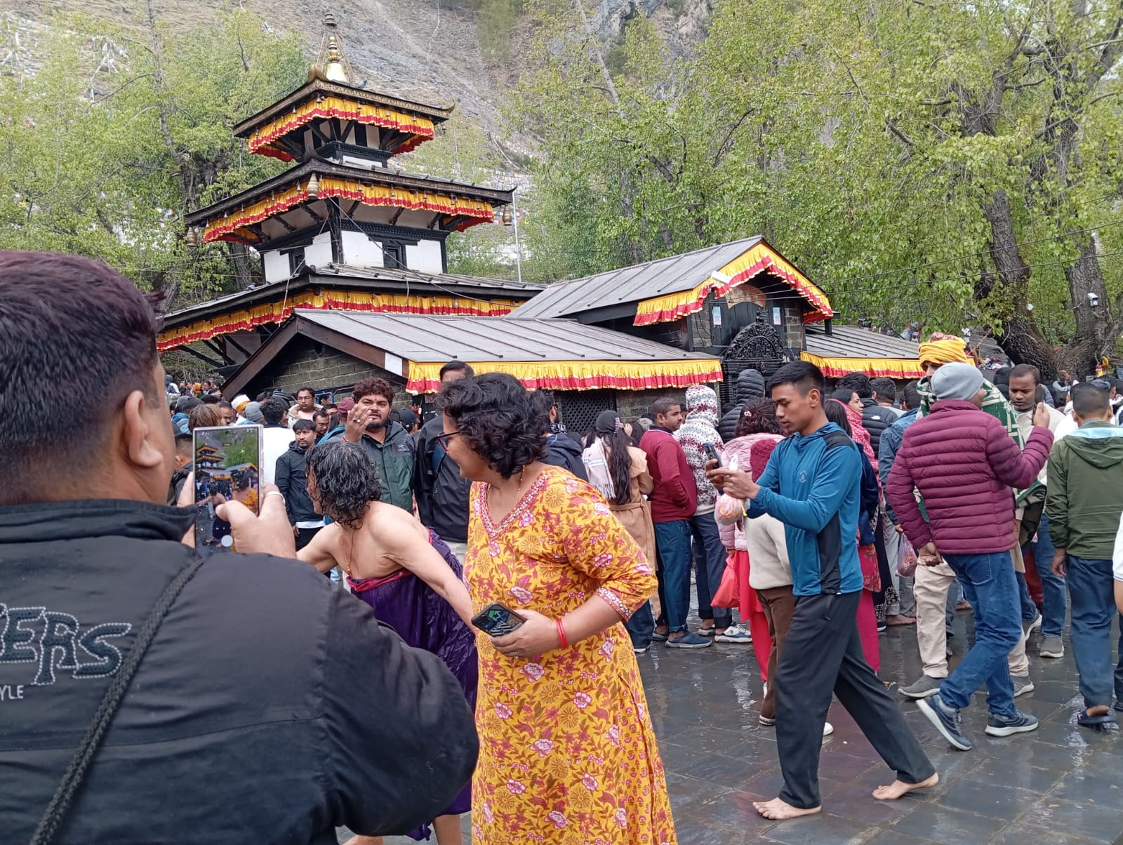     मुक्तिनाथमा दर्शनार्थी खचाखच   