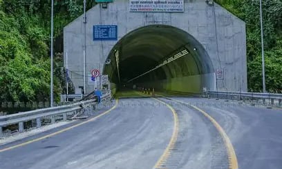     नागढुङ्गा सुरुङमार्गमा साउनदेखि सञ्चालनको तयारी   