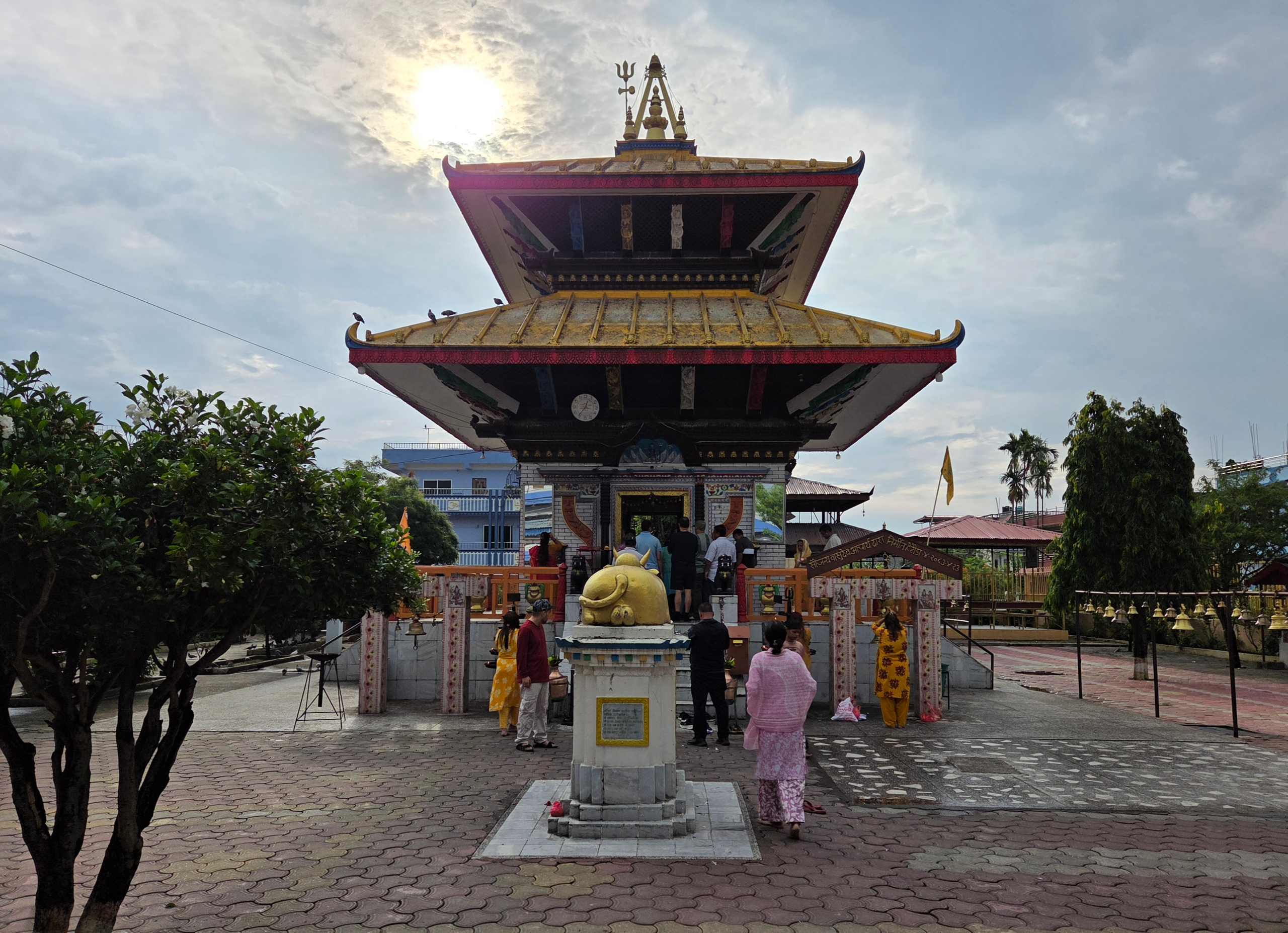 धार्मिक पर्यटनको गन्तव्य बन्दै भुवनेश्वर महादेव मन्दिर   