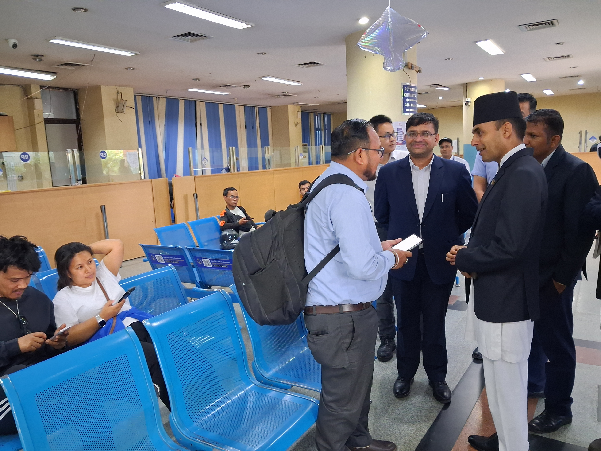     सञ्चारमन्त्रीद्वारा एनटिसी सुन्धारा कार्यालयको निरीक्षण, सेवाग्राहीलाई छिटो, सहज र गुणस्तरीय सेवा दिन निर्देशन   
