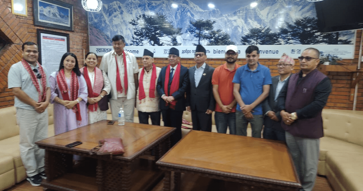     संयोजक दाहाल श्रीलङ्का प्रस्थान   