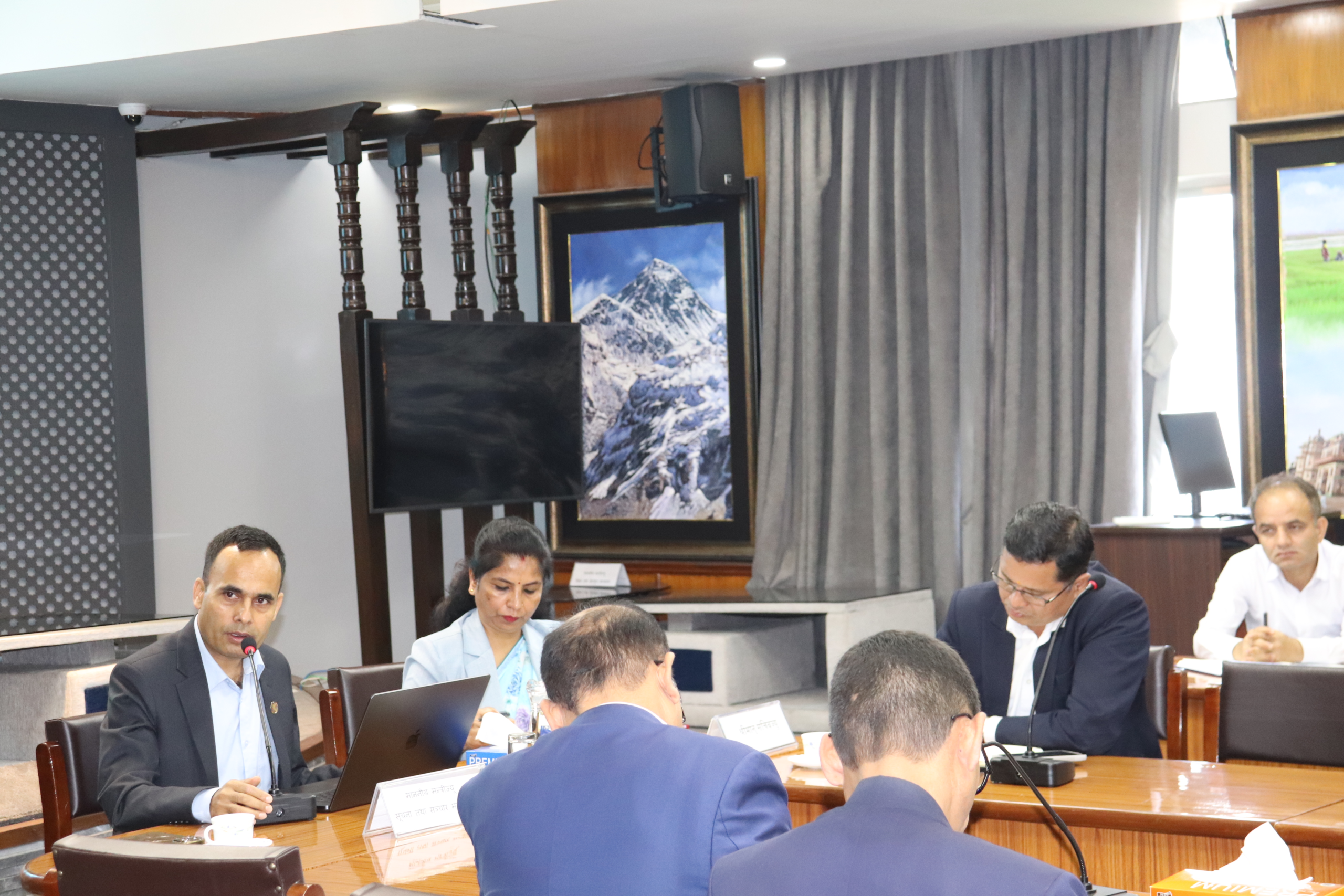     पत्रकारिता र सञ्चार क्षेत्रलाई बलियो बनाउन सरोकारवालाको सुझाव आवश्यक छ : सञ्चारमन्त्री तिमिल्सिना   