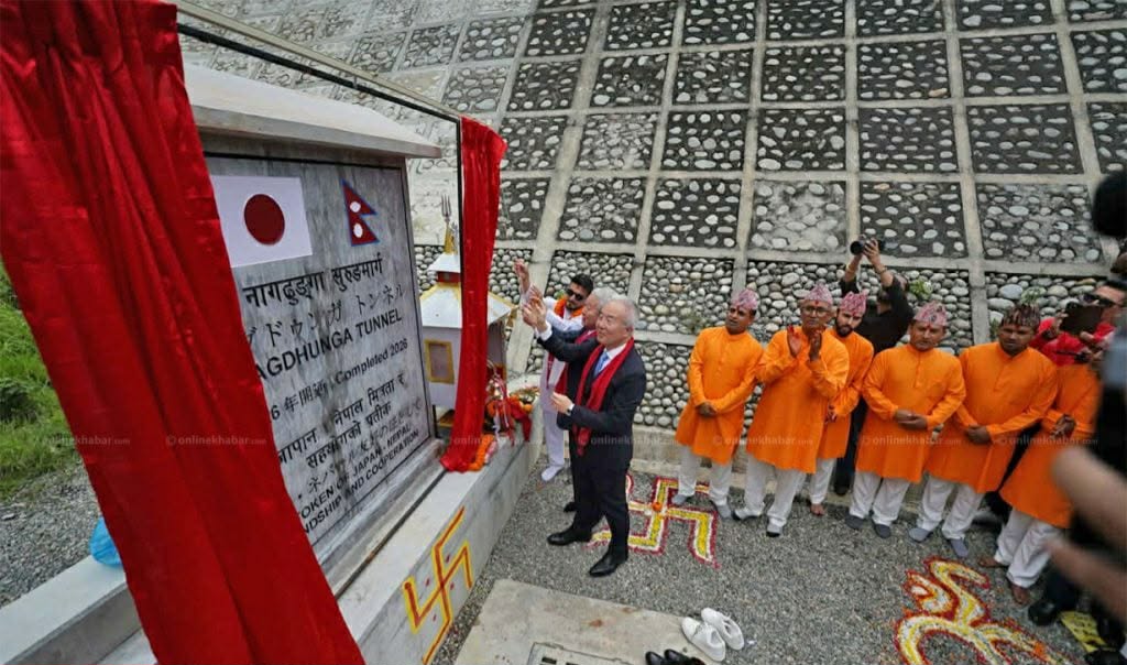     आलेखः नागढुङ्गा सुरुङमार्गले समृद्धिको आशा जगाउँदै   
