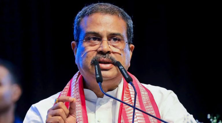     शिक्षामन्त्री प्रधानको राजीनामापछि सीजेपी आन्दोलनबाट फिर्ता   