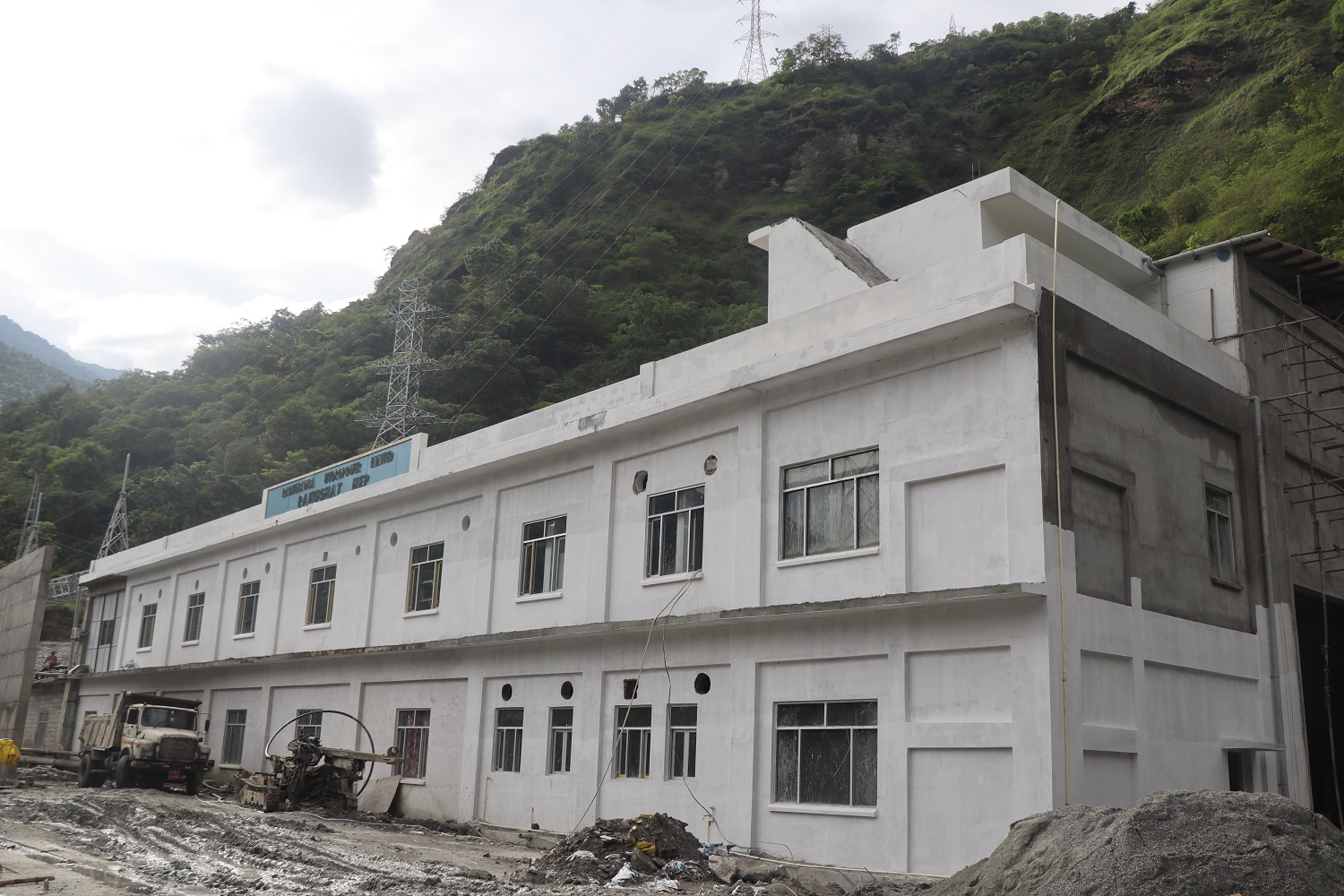     बहुप्रतिक्षित राहुघाट जलविद्युत् आयोजना निर्माण सम्पन्न : विद्युत उत्पादन परीक्षण जारी   
