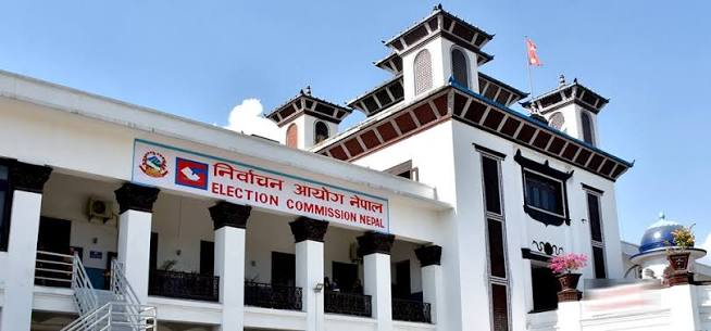     झापामा मतदाता नामावलीमा नाम दर्ता गर्न राष्ट्रिय परिचयपत्रको प्रयोग बढ्दो   