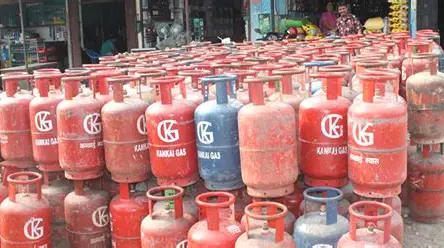     तीन दिनमा ८७ हजार ग्यास सिलिण्डर काठमाडौँ भित्रियो   