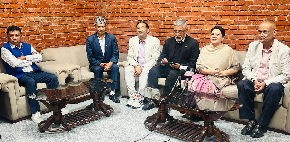     पूर्व राष्ट्रपति भण्डारी स्वदेश फिर्ता   